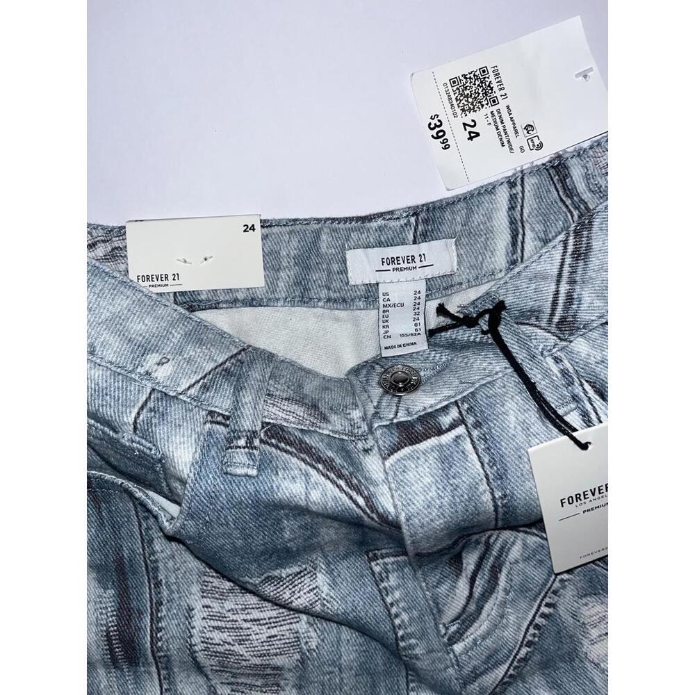 Forever 21 All Over Patch Print Baggy Jeans Women’s 24 Premium Distressed Style - Picture 3 of 4